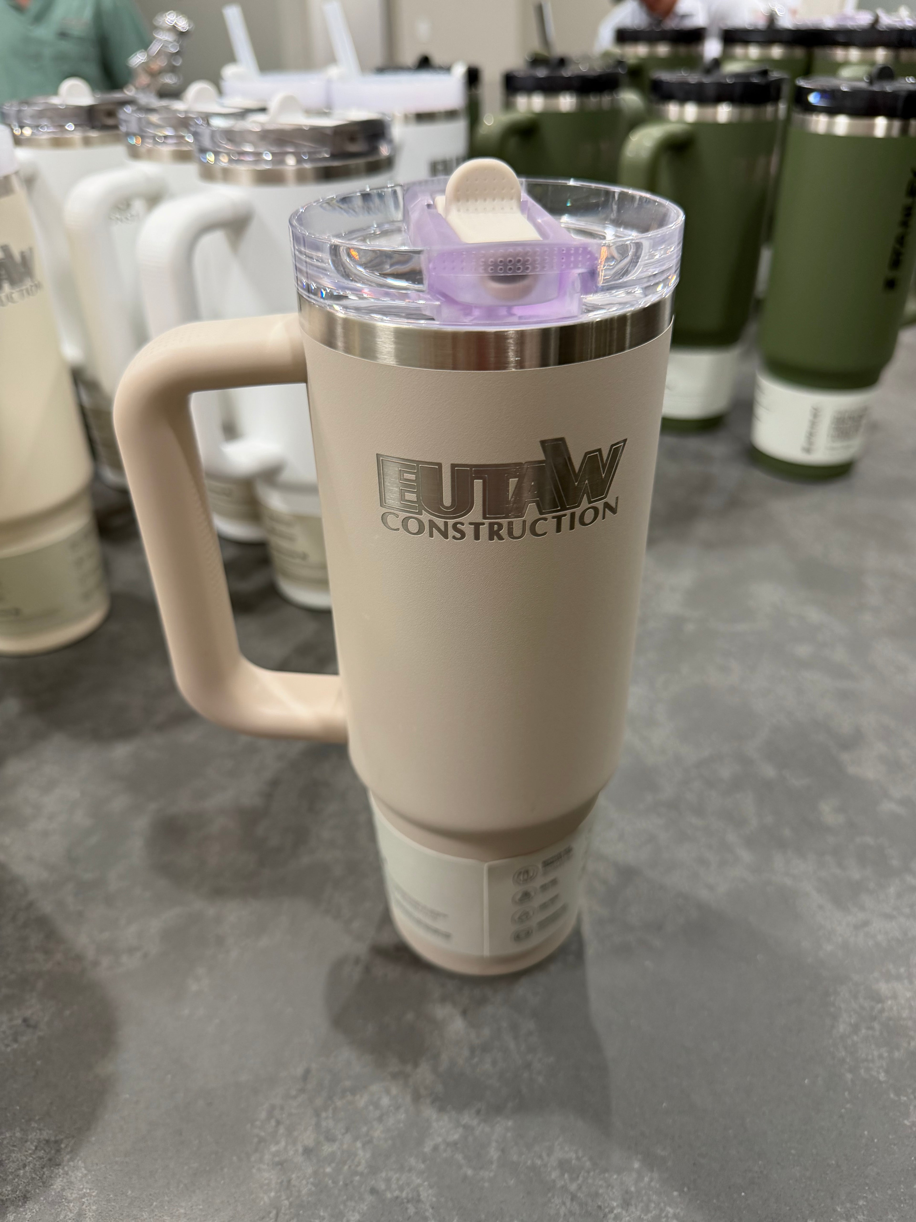 30oz Off-White / Purple Flip Top
